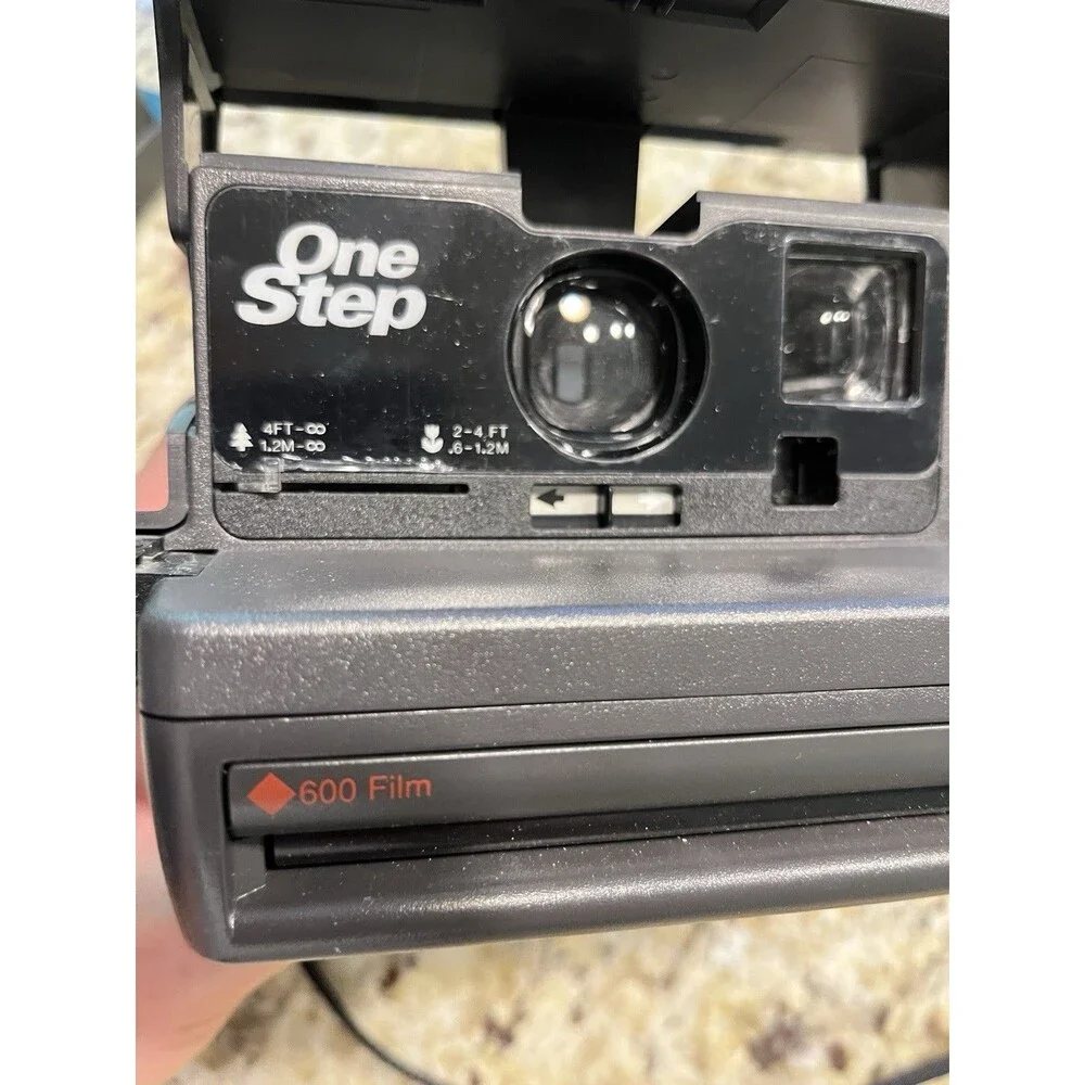 Polaroid One Step Close Up 600 Film Instant Camera With Film Untested RARE